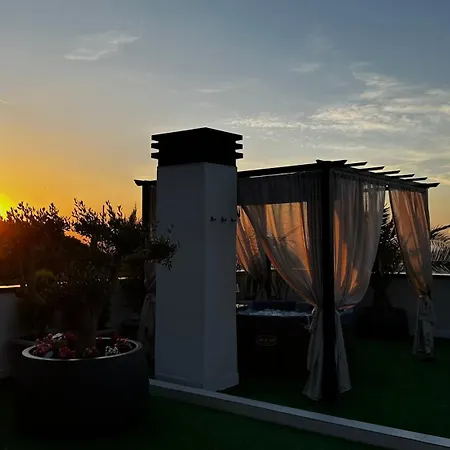 Sunscape Penthouse Apartment *
