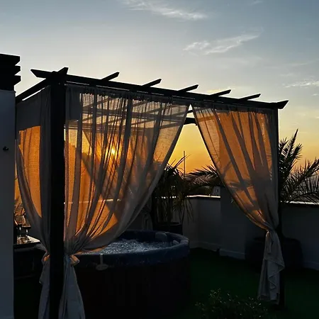 Sunscape Penthouse Apartment Tirana